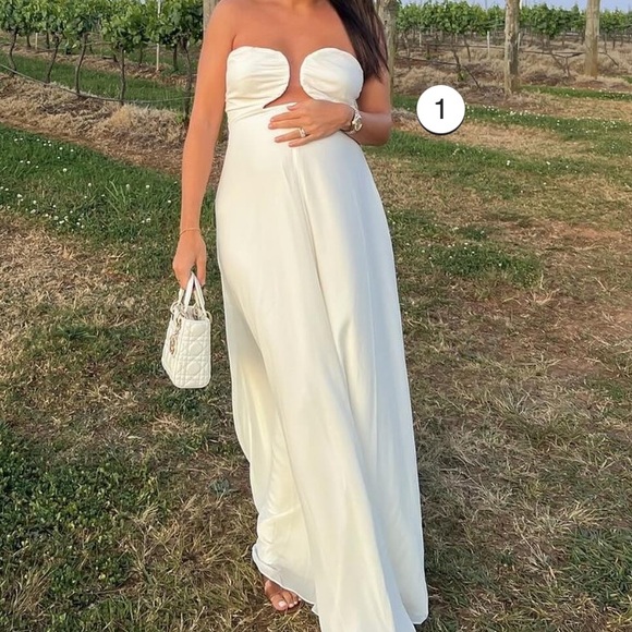 Ciana Dress - By ALAMOUR THE LABEL NWT - Picture 5 of 6